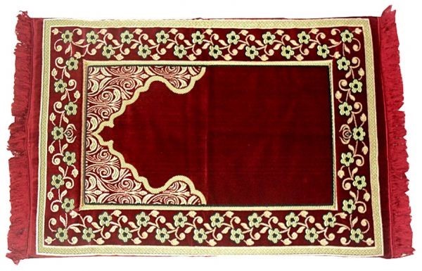 سجاده نوعی قالیچه سبک و راحت برای نماز خواندن است.